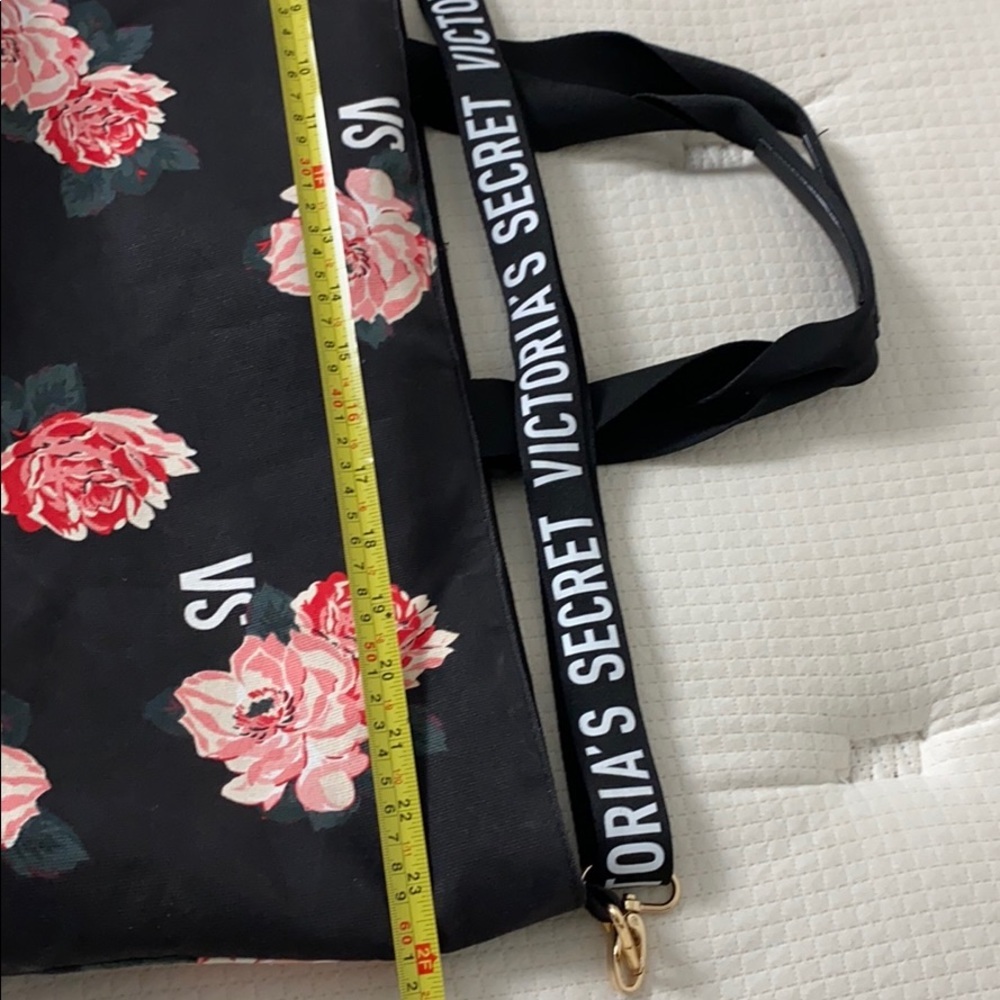 Women Victoria’s Secret Flower Bag - Picture 4 of 7